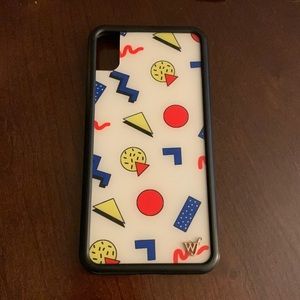 Wildflower Iphone Xs Max case, Emma Chamberlain Collab 80's print